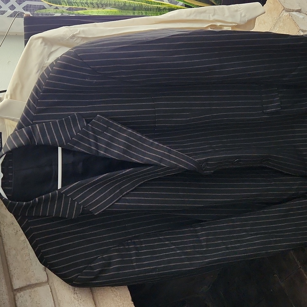 2pc. Men's Stripped Suit